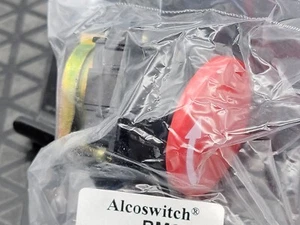 RM0652 (4-1437614-0) AlcoSwitch/TE Rare Obsolete Pushbutton Switch - Picture 1 of 4