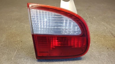 ЗАДНИЙ ГАРНИР DAEWOO LANOS ЛАМПА ЗАДНЕЙ ДВЕРИ (ПРАВАЯ СТОРОНА), ЛЮК 3DR, 09/97-06/99 97 98  - Изображение 1 из 4