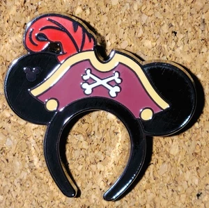Disney Pin Fluch der Karibik Hut - 2025 Ohr Stirnbänder Hidden Mickey - Bild 1 von 3
