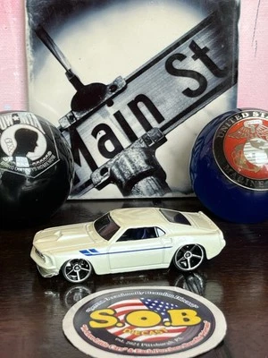 Ford Mustang 1969 Hot Wheels blanco diecast usado casi nuevo estado Foto 1 de 4
