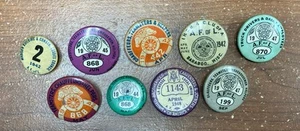 9x Teamsters Union años 40 pasadores de metal construcción carpinteros camiones conductores lecheros WI - Imagen 1 de 4