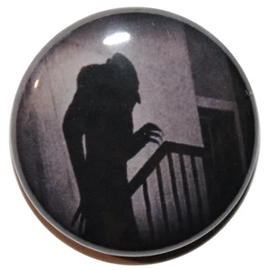 Pin de insignia botón película de vampiros de 1" (25 mm) Nosferatu Shadow 1922 - Imagen 1 de 2