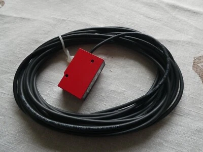 LEUZE PRK 18/4 6000 Retroreflective Sensor 24DC PNP -- 0...4mt Range -- 50033244 - Image 1 of 4