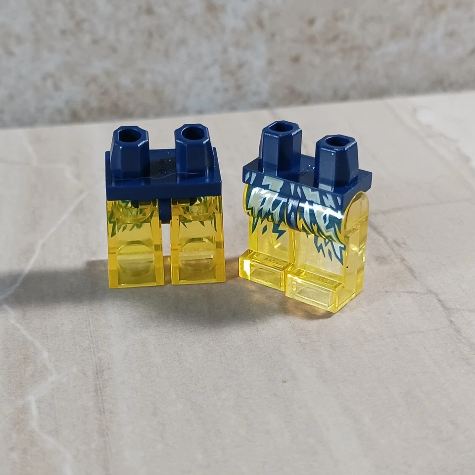 Nuevo LEGO Fantasma Piernas Trans Amarillo Transparente Falda de Hielo Armadura Ver a través del Cuerpo Parte Unisex Foto 1 de 1