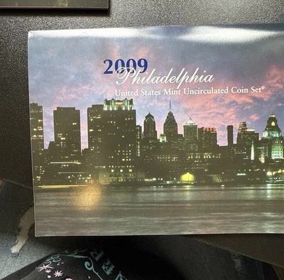 2009 United States Mint Uncirculated Coin Set D and P - Image 1 of 4