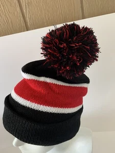 Gorro largo de esquí rojo negro blanco tobogán tejido con pompón - Imagen 1 de 2