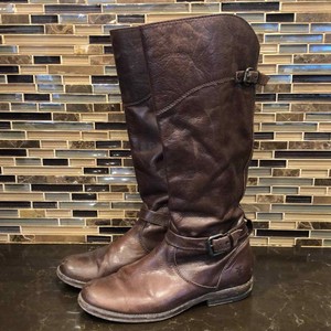frye leather boots rain
