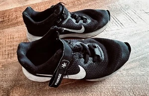 Kid’s Nike Trainers, size 12 - Picture 1 of 10