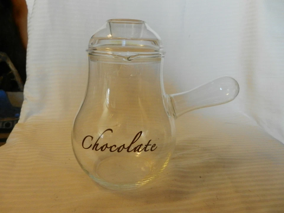 Jarra transparente de chocolate caliente con mango de Bonjour para Williams Sonoma Foto 1 de 4