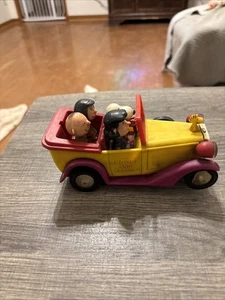 1972 PEANUTS SNOOPY FAMILY CAR Charlie Patty Lucy Vintage - Picture 1 of 5