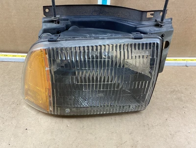 Conjunto de faros delanteros derecho del lado del pasajero Chevrolet Blazer S10 1995-1997 Foto 1 de 4