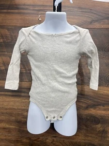 Carter’s Bodysuit Size 18M Gray Heart Pattern Long Sleeves Snap Buttons - Picture 1 of 11