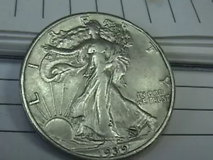1939 50C Walking Liberty Half Dollar in Choice AU+ Condition #4631 - Picture 1 of 5