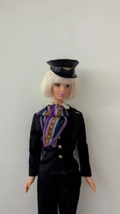 Barbie Pilotin Edición Especial 1999 Muñeca Mattel Mackie Face  - Imagen 1 de 4