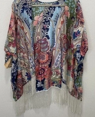 Mantón para mujer de frente abierto con flecos Paisley Western Festival, usado Foto 1 de 4