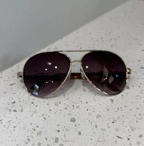Oscar De La Renta Sunglasses - Picture 1 of 5