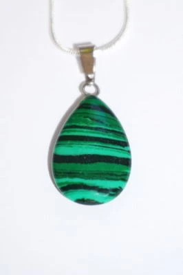 Silberkette mit Malachit-Imitat - Anhänger - Bild 1 von 3