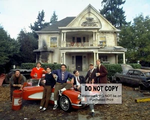CAST FROM "ANIMAL HOUSE" JOHN BELUSI 8X10 PUBLICITY PHOTO #5001 - Picture 1 of 4