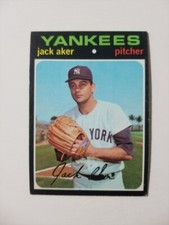 JACK AKER 1971 TOPPS BASEBALL CARD #593 NEW YORK YANKEES