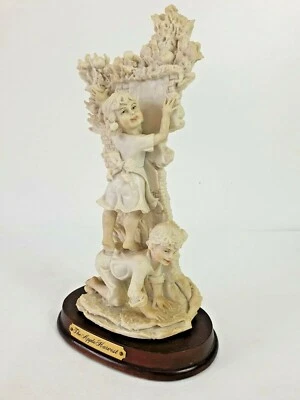The Apple Harvest Collection Children Figurine Ceramic White 167 - Image 1 of 4