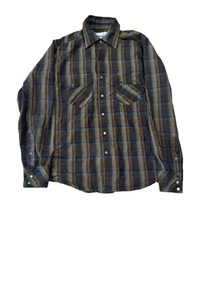 Botones metálicos con botones de manga larga Ryan Michael Western para hombre medianos Foto 1 de 3