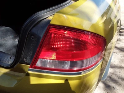 FORD FALCON RIGHT TAILLIGHT BA, SEDAN, 10/2002-09/2005 - image 1 of 4