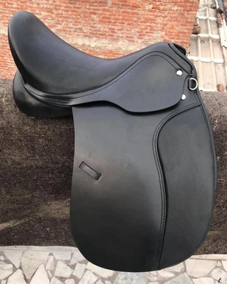 Selle de dressage anglaise couleur noire Genius Leather DD taille 10" à -... - Photo 1/2