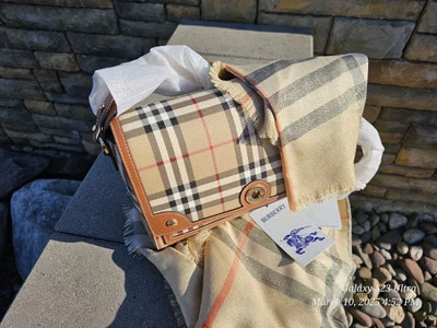 COMBO Bandolera Burberry Mujer Marrón Brezo + Bufanda Lana Metalizada 78"×35" Foto 1 de 4