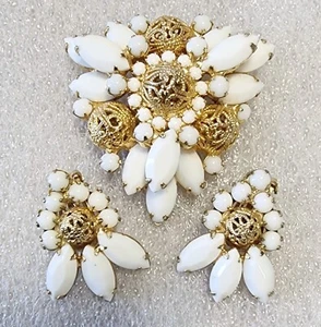 Spilla e orecchini Juliana D&E vintage bianco vetro latte tono oro filigrana B758 - Foto 1 di 11