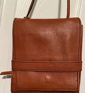 Saddle Brand Shoulder/Cross Body Leather Bag- 2 Zippers/ID/Pens/Credit Cards/$ - Picture 1 of 10