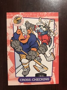 1994 Muppets Take the Ice #17 - Cross Checking