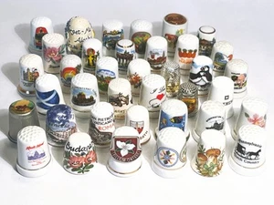 Lotto di 38 ditali souvenir assortiti vintage, USA, Canada, Europa, Caraibi - Foto 1 di 21