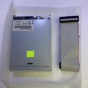 Grade A ~ Panasonic JU-256A798PC Internal 3.5" 1.44MB Floppy Disk Drive w/ cable - Bild 1 von 6