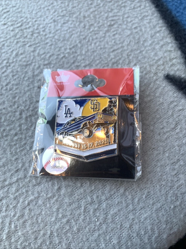 Prendedor exclusivo del estadio de duelos 2025 Los Angeles Dodgers Vs SD Padres 8/15-17 Foto 1 de 1