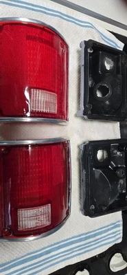 Conjunto de luz trasera izquierda Chevrolet pickup/blazer 1973-1991 con moldura cromada Foto 1 de 3