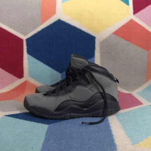 Nike Air Jordan 10 Retro GS SHADOW BLACK DARK GREY 310806-002 Gr. 7Y Kinder Jugend - Bild 1 von 6