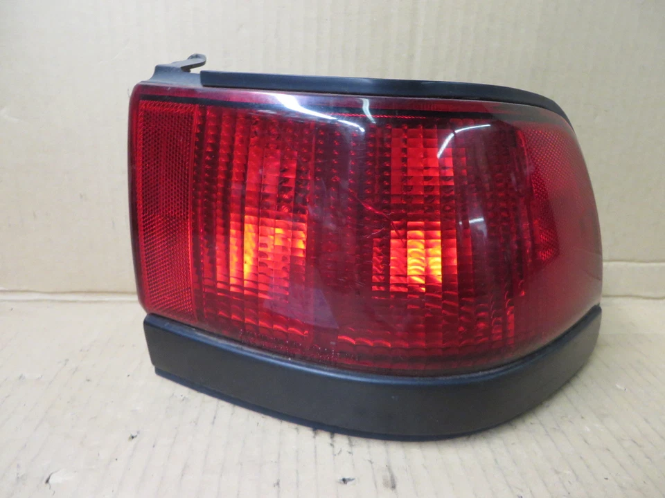 MERCURY TRACER 4 puertas SEDÁN 91-93 FORD ESCORT 4 puertas sedán 92-93 luz trasera pasajero Foto 1 de 4