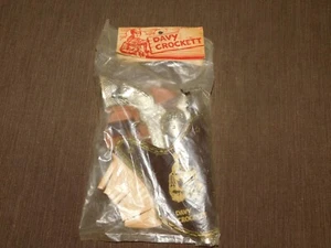 VINTAGE TOY DAVY CROCKETT METAL TOY GUN & HOLSTER NEW OLD STOCK - Picture 1 of 12