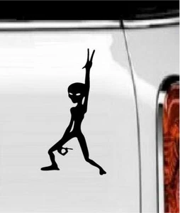 Alien #3 Vinyl Decal Home Décor 6" x 8" - Picture 1 of 1