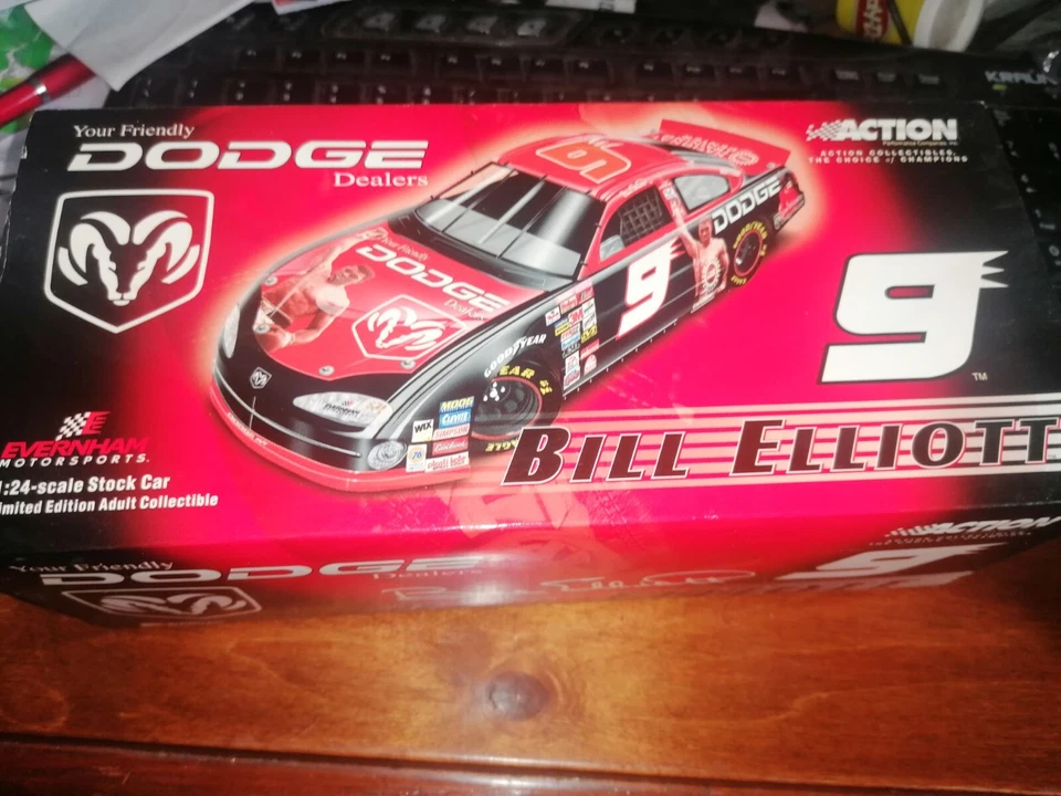 ACTION 1/24 Dodge Intrepid #9 Nascar 2001 B. Elliott - M. Ali - Immagine 1 di 3