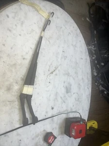 1990-1994 Mitsubishi Eclipse front worn windshield wiper arms pair overspray G4 - Picture 1 of 10