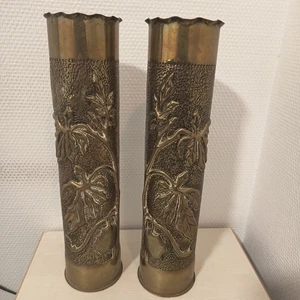 PAIRE DE DOUILLES D'OBUS À DÉCOR DE FLEURS TRAVAIL DE TRANCHÉE 14-18 WW1 - Picture 1 of 7