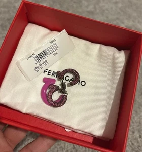 350 $ Ferragamo Damen rosa nicht passende Gancini Ohrringe - Bild 1 von 4