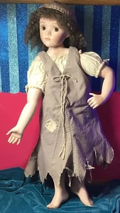 Muñeca de porcelana Les Miserables 1986 24" Little Cosette Tisdale Carr LE #1430 TLC - Imagen 1 de 12