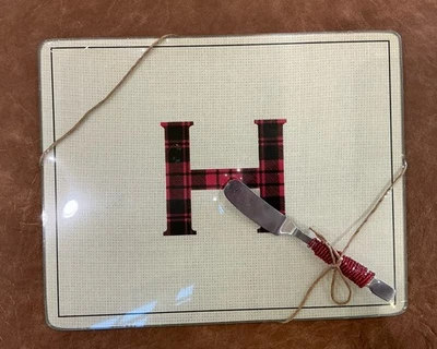 ¡Nuevo! Juego de tabla de cortar de vidrio a cuadros “H” y esparcidor de cuentas rojas vacaciones Navidad Foto 1 de 2