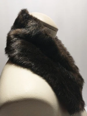 Cuello de piel sintética marrón oscuro de colección para abrigos/vestidos/suéteres o proyectos 22" x 5" Foto 1 de 4