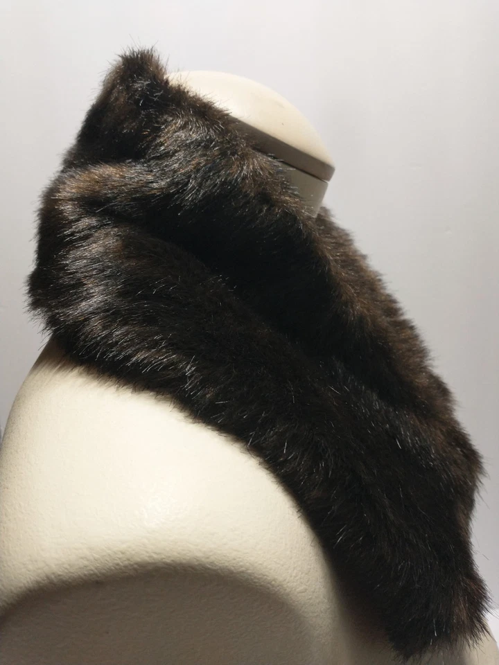 Cuello de piel sintética marrón oscuro de colección para abrigos/vestidos/suéteres o proyectos 22" x 5" Foto 1 de 4