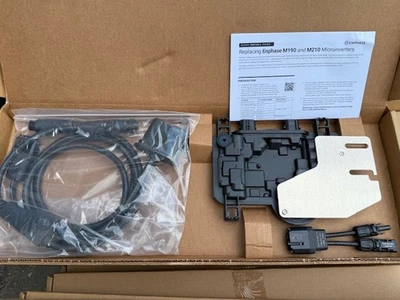 NUEVO ENPHASE M210 IQ7-240 RMA Microinversor con Adaptadores de CA y CC Foto 1 de 4
