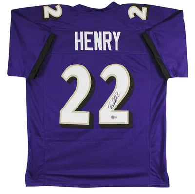 Camiseta Derrick Henry Auténtica Firmada Púrpura Estilo Profesional Autografiada BAS Foto 1 de 3