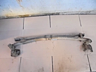 Nissan Cabstar E95 2002 tracción trasera SWB pasajero cercano muelle de hoja trasero tipo 3 hojas Foto 1 de 2